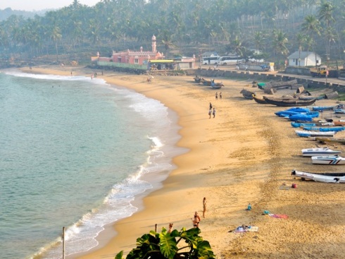 The long expanse of the Kovalam beach